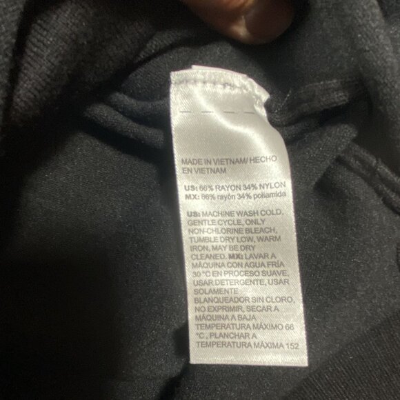 Chicos Black Sweater Dress With Pockets Button Rayon/Nylon Womens Size 0 U.S. S - Picture 4 of 11